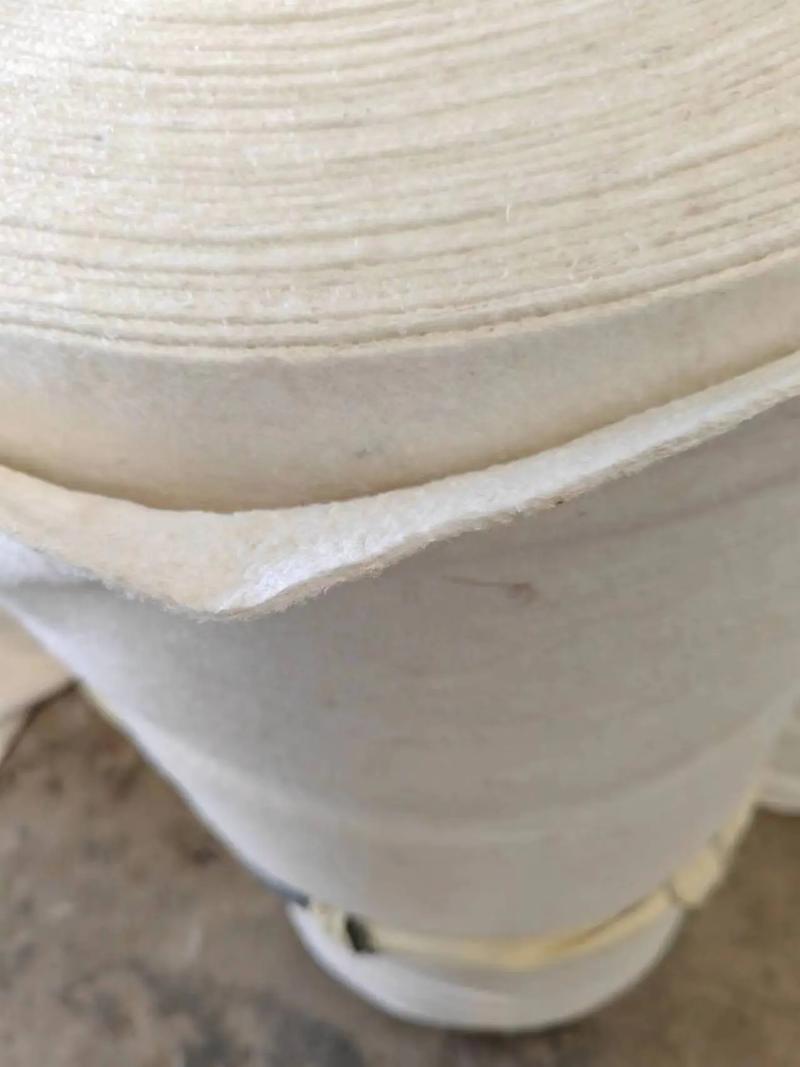 蘑菇棚專用黃金布與白粘布的性能對(duì)比